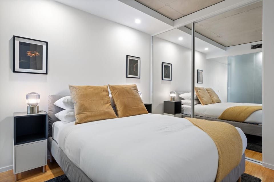 Chic 1-Bed Apartment Near Canberras Bustling CBD Apartment in Canberra