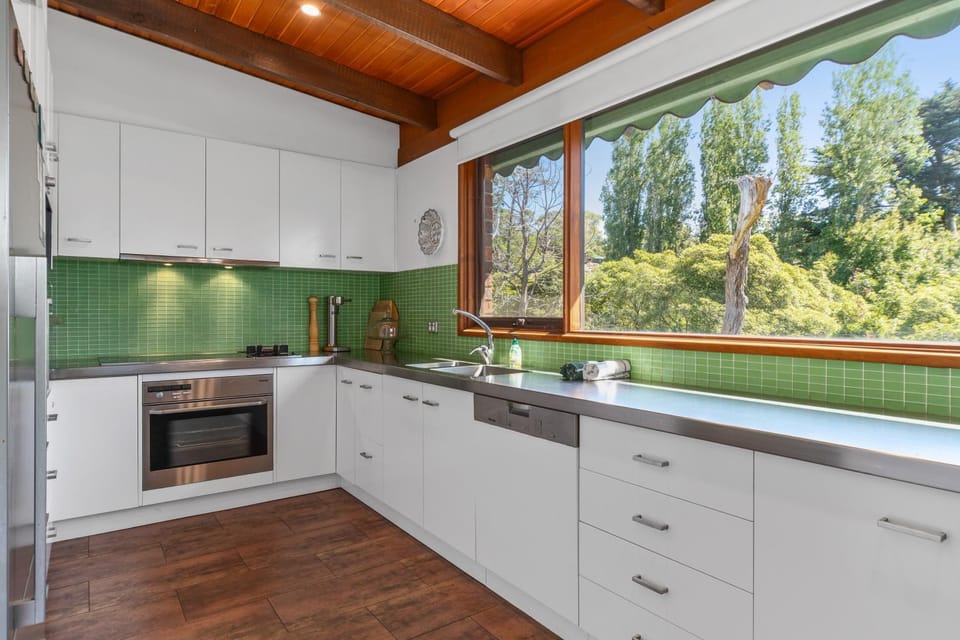 Coffee/tea facilities, dishwasher, microwave, oven, stove, toaster, towels, kitchen