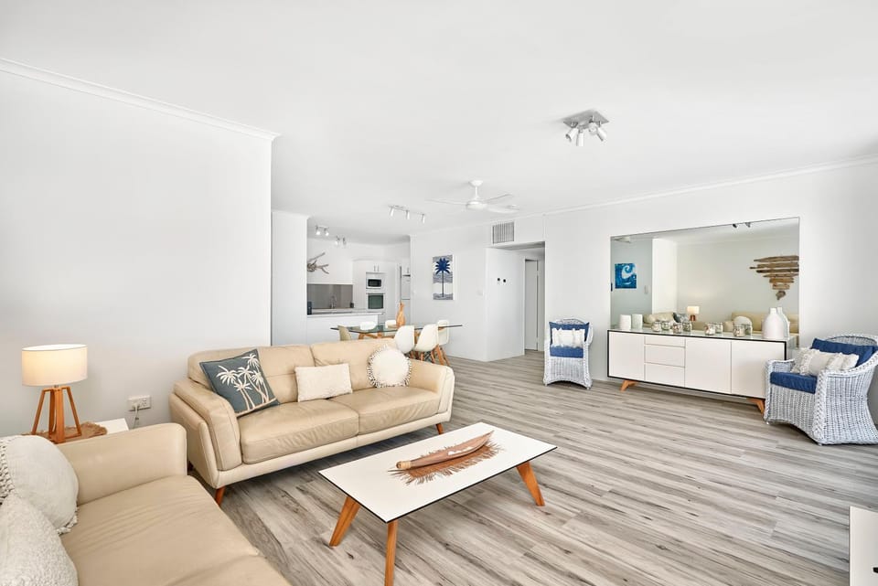 Paringa Beachfront Apartment 7 with Ocean Views Apartment in Palm Cove