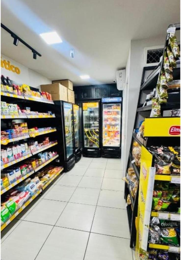 Supermarket/grocery shop