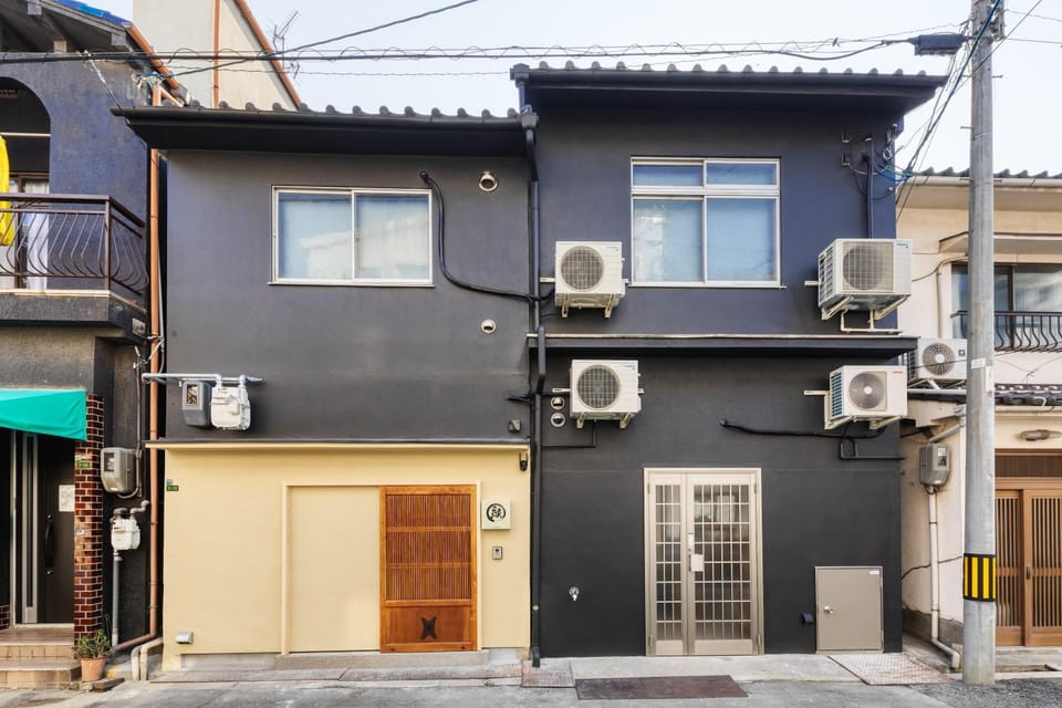 6LDK 最寄駅から徒歩5分でusjまで電車で15分の宿 Apartment in Osaka