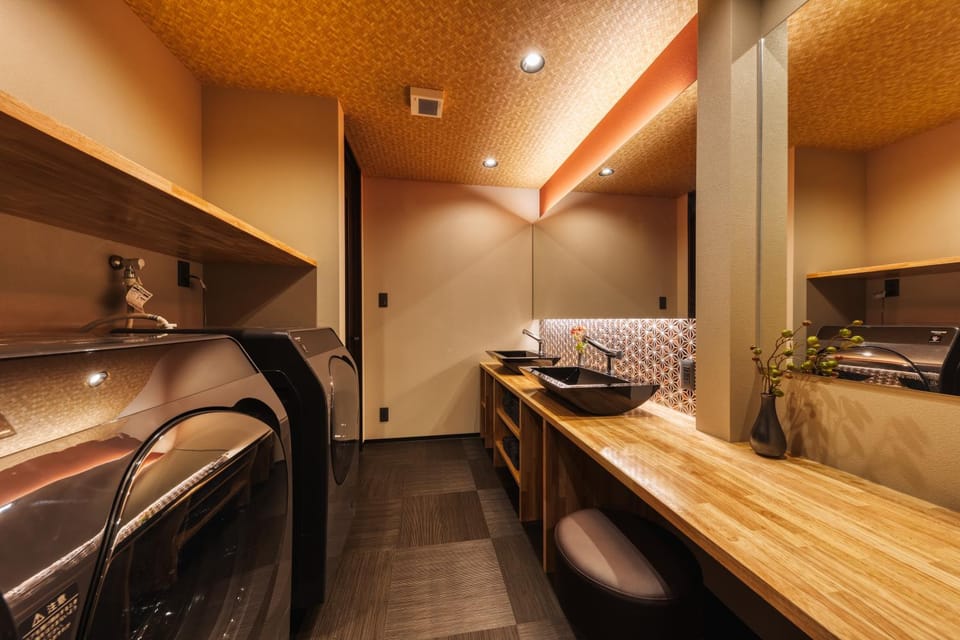 6LDK 最寄駅から徒歩5分でusjまで電車で15分の宿 Apartment in Osaka