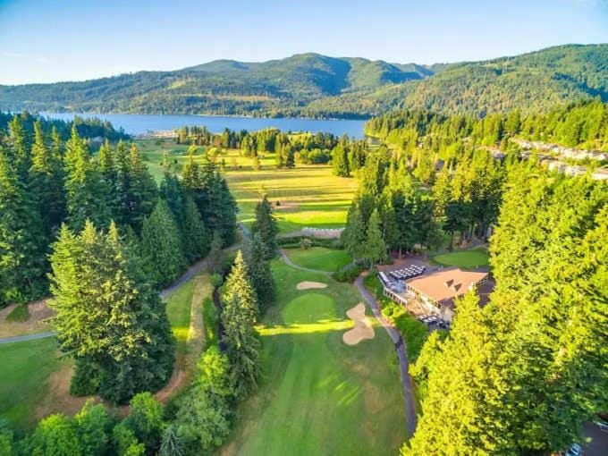 Lake View Lodge House in Sudden Valley