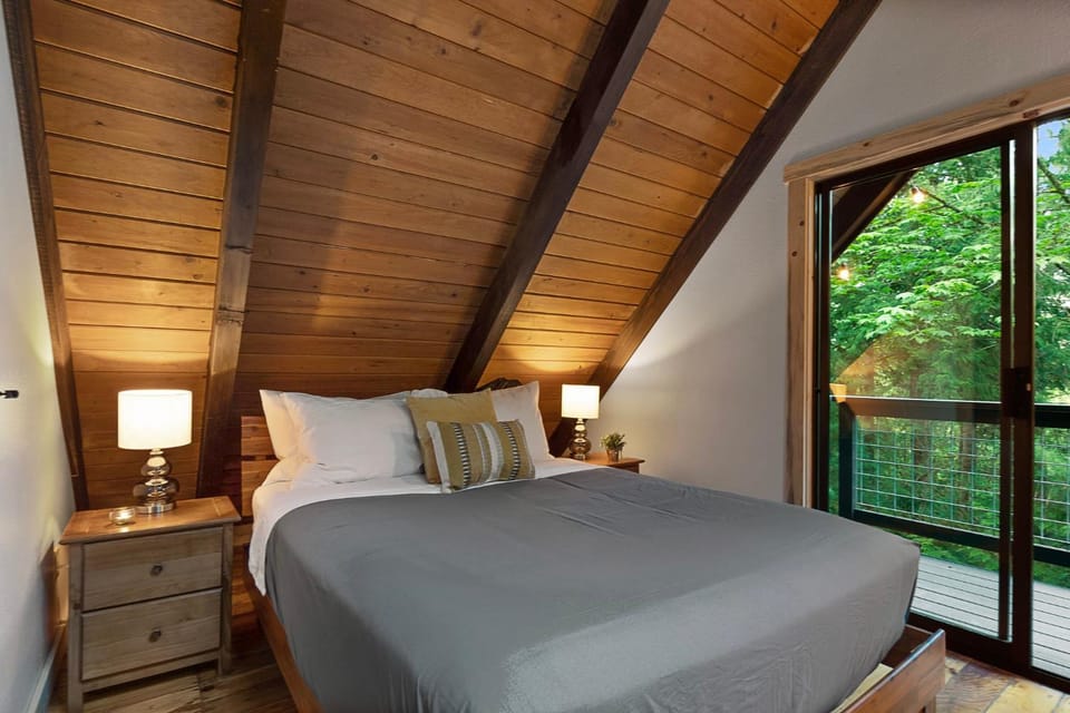 Bellingham A-Frame - Hot tub - Fireplace - Firepit House in Sudden Valley