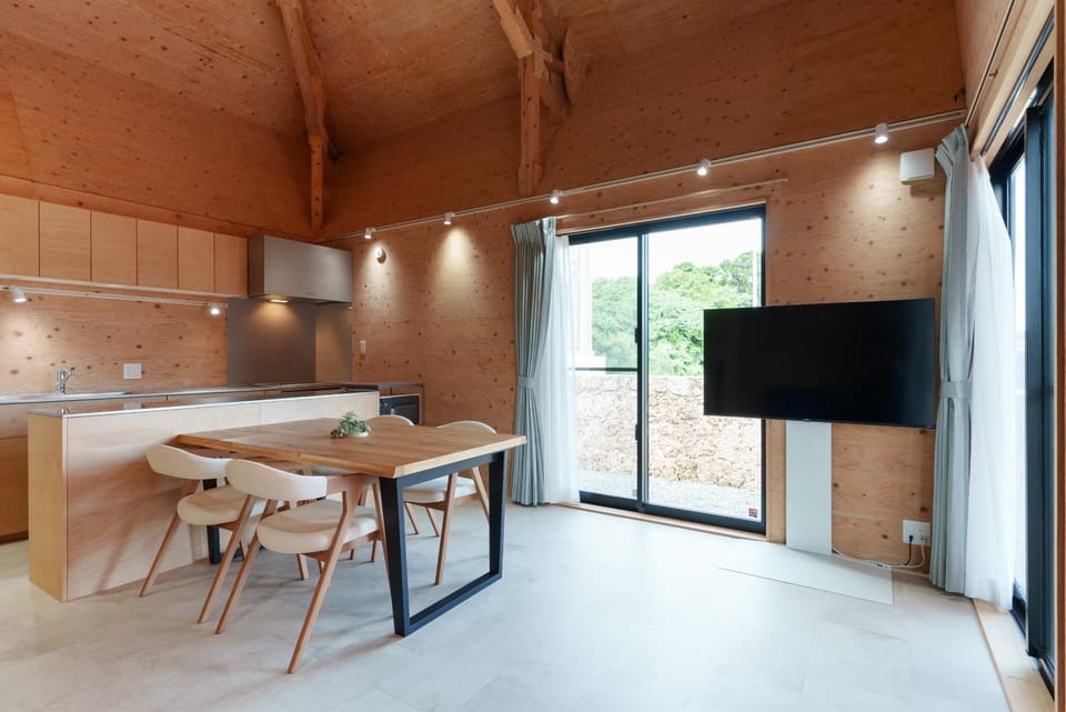 TV and multimedia, Kitchen or kitchenette, Dining area