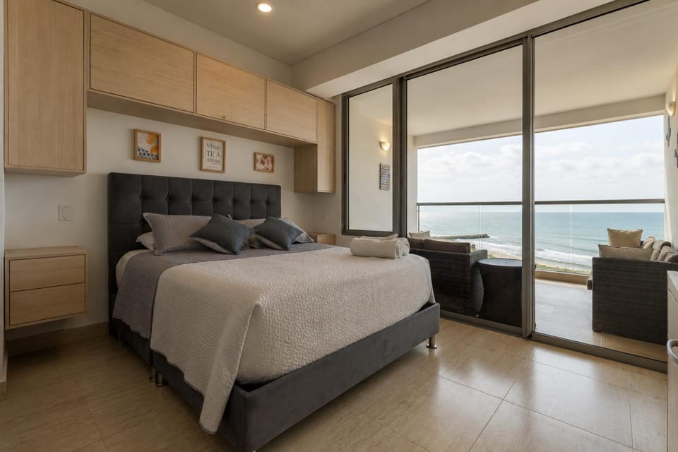 Bed, Balcony/Terrace, Seating area, Bedroom, Sea view