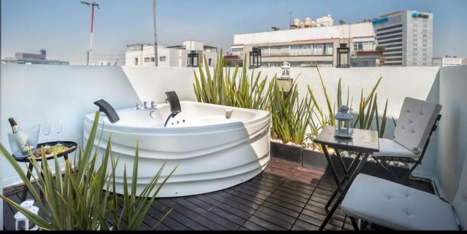 Hot Tub, Balcony/Terrace