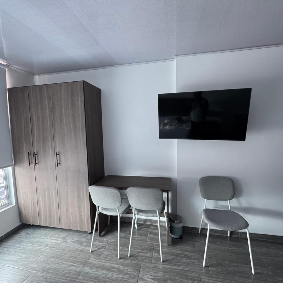 TV and multimedia, Seating area, wardrobe