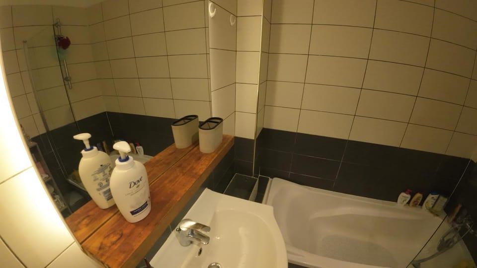 Bathroom, Bath, towels
