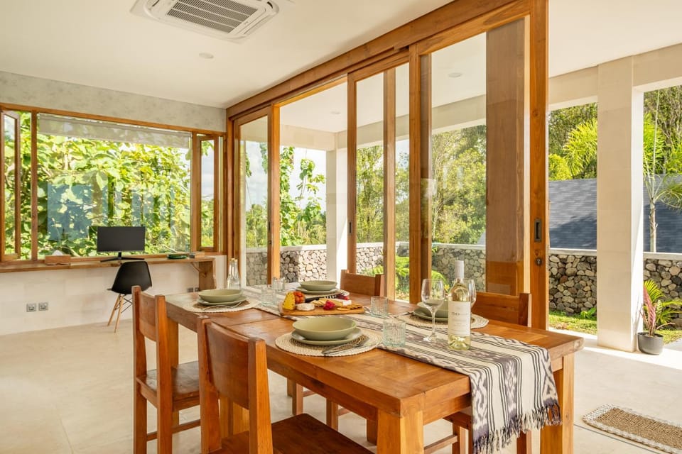 Natural landscape, Garden, Dining area, Garden view, air conditioner