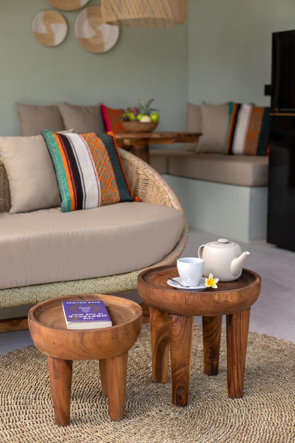Coffee/tea facilities, Living room, Seating area, Dining area