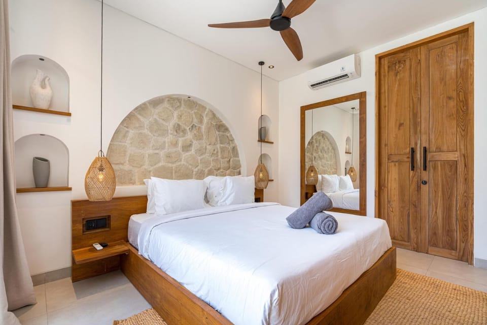 Bed, Photo of the whole room, Bedroom, towels, wardrobe, air conditioner
