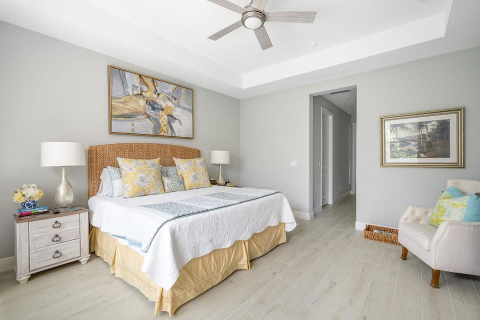 Beachside Bliss 3BR, Heated Pool, Sleeps 10! House in Indian River