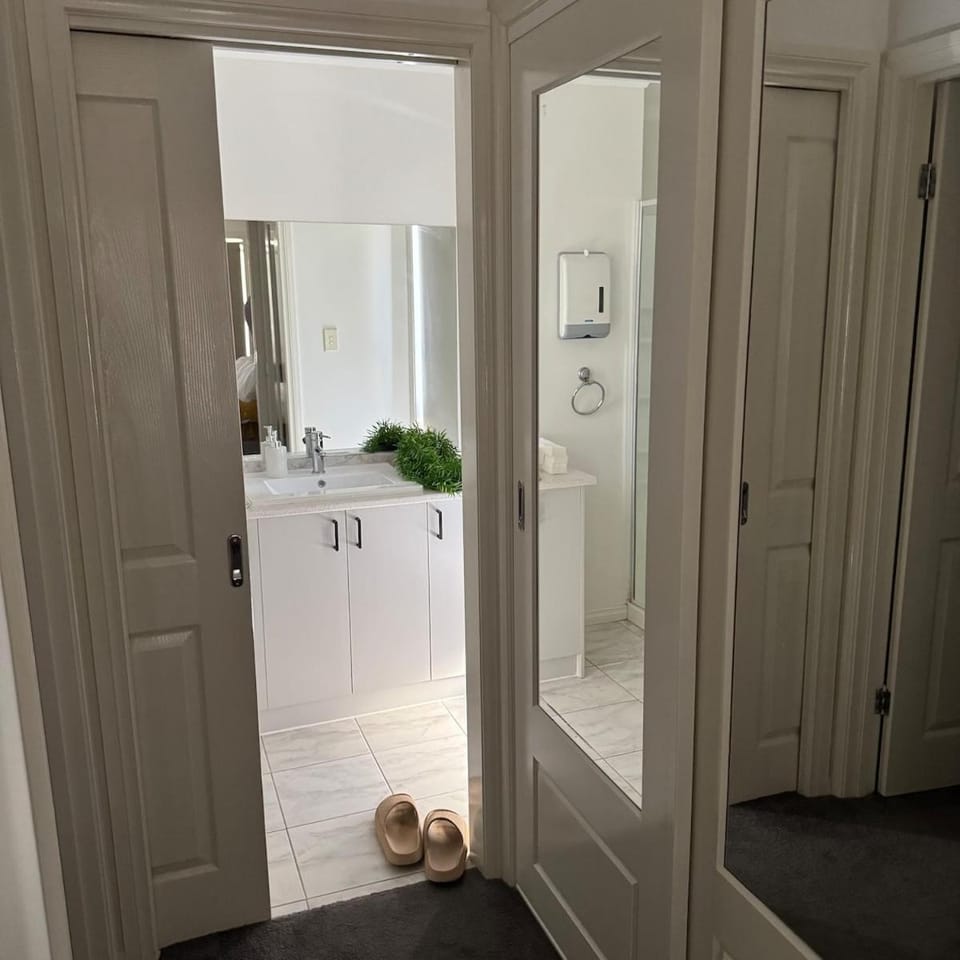 Mahzan on Braid Ensuite Vacation rental in Truganina