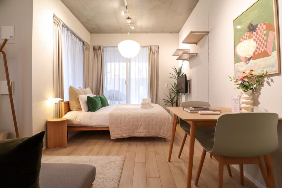 Bed, Living room, Photo of the whole room, Dining area, Bedroom