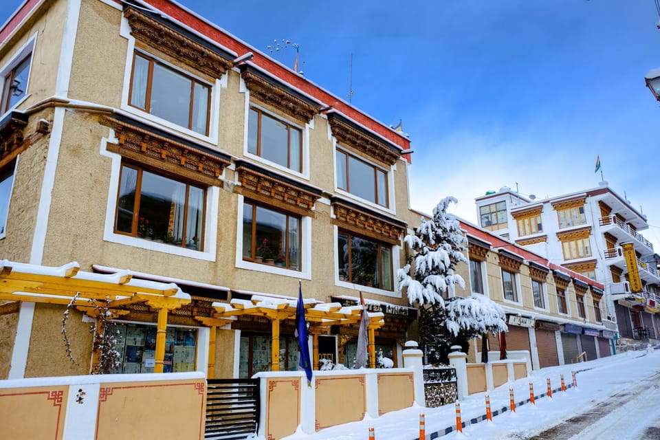 Facade/entrance
