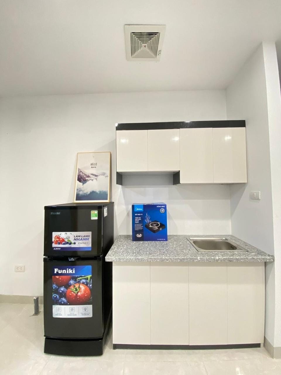 Kitchen or kitchenette