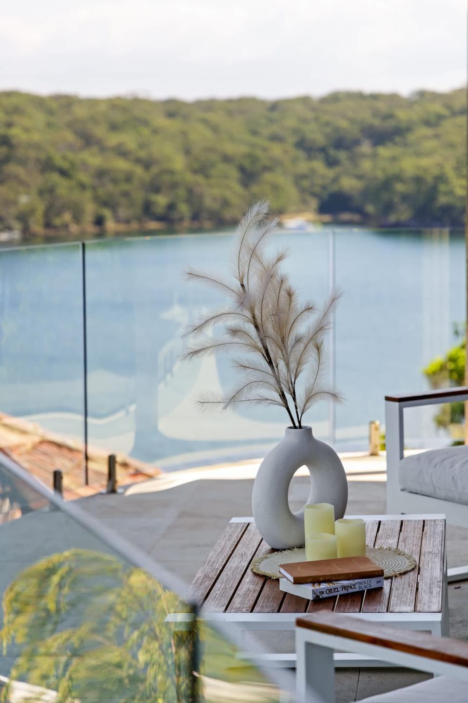 Tranquil Waterfront Single Room in Caringbah South - Stunning Views - Shared Bathroom Bed and Breakfast in Sydney