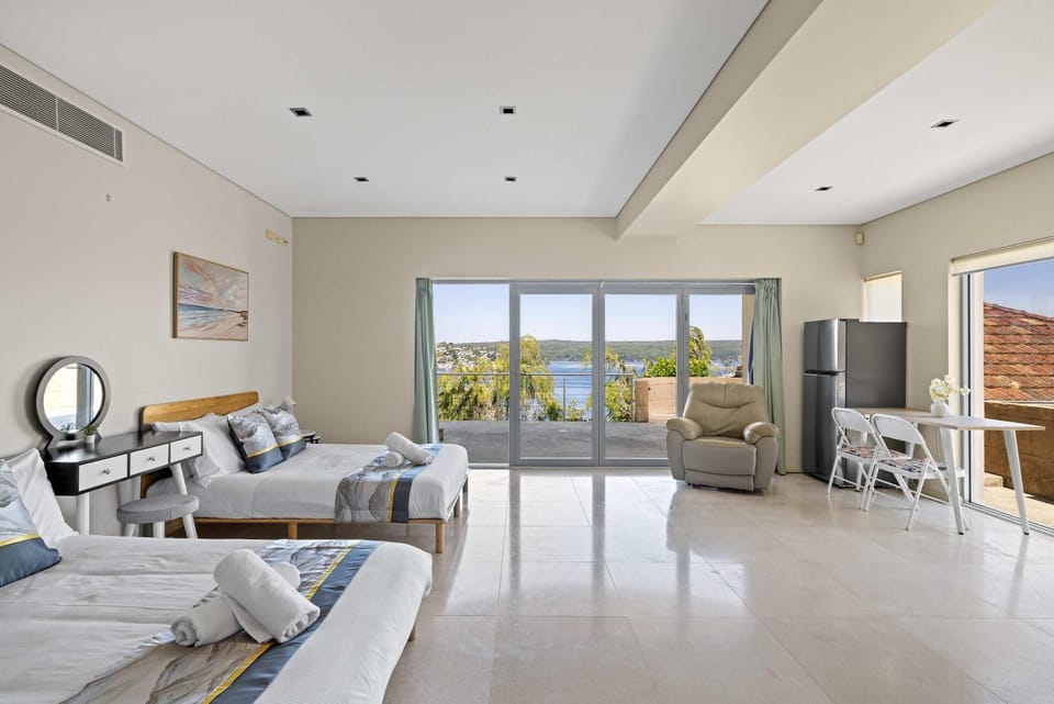 Waterfront Studio Room for Four - Breathtaking Coastal Escape at Caringbah South Bed and Breakfast in Sydney