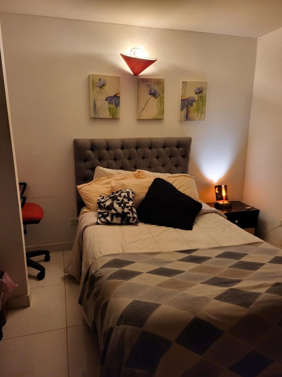 Photo of the whole room, Bedroom