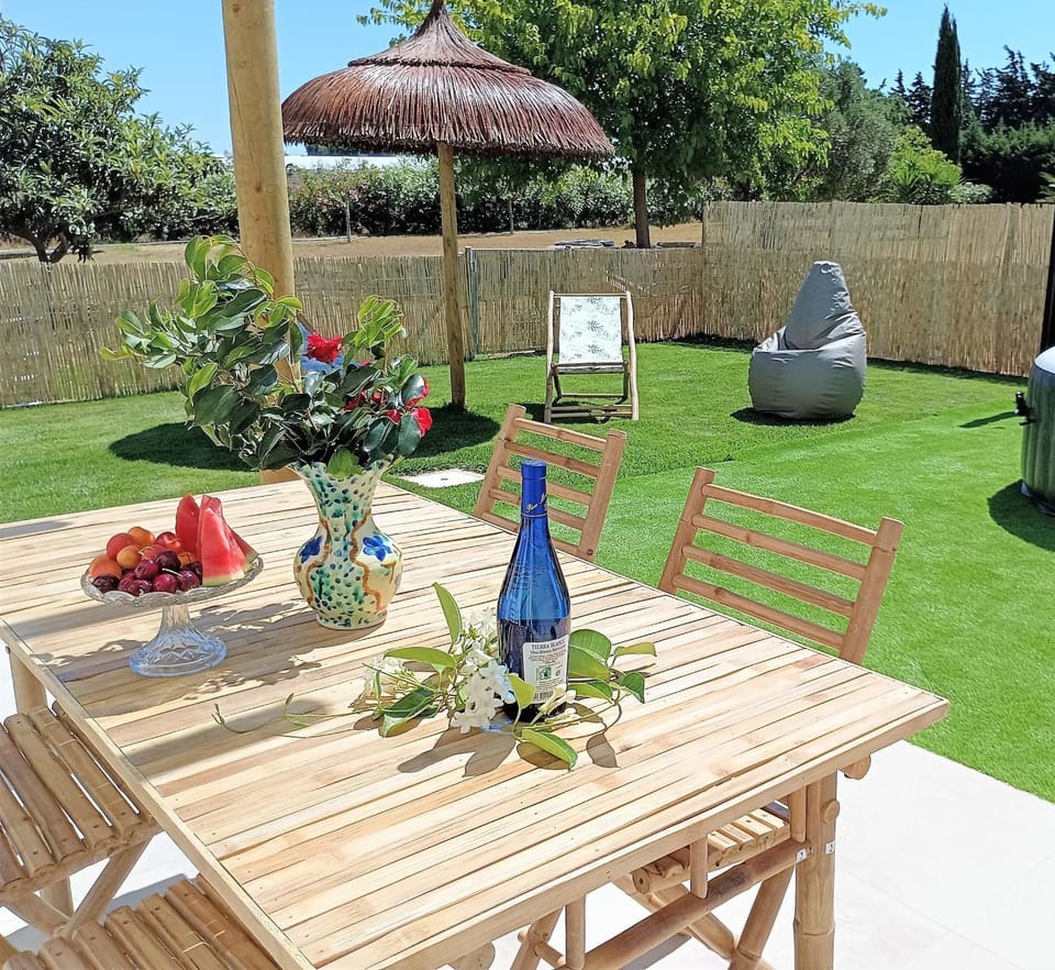 Garden, Dining area, Garden view