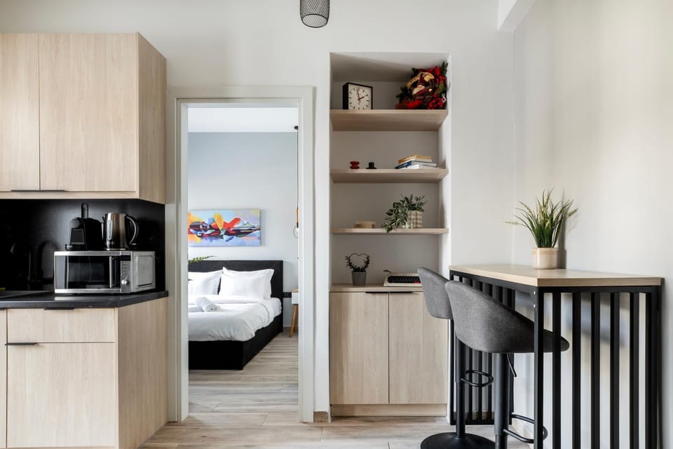 Kitchen or kitchenette, Decorative detail, Dining area