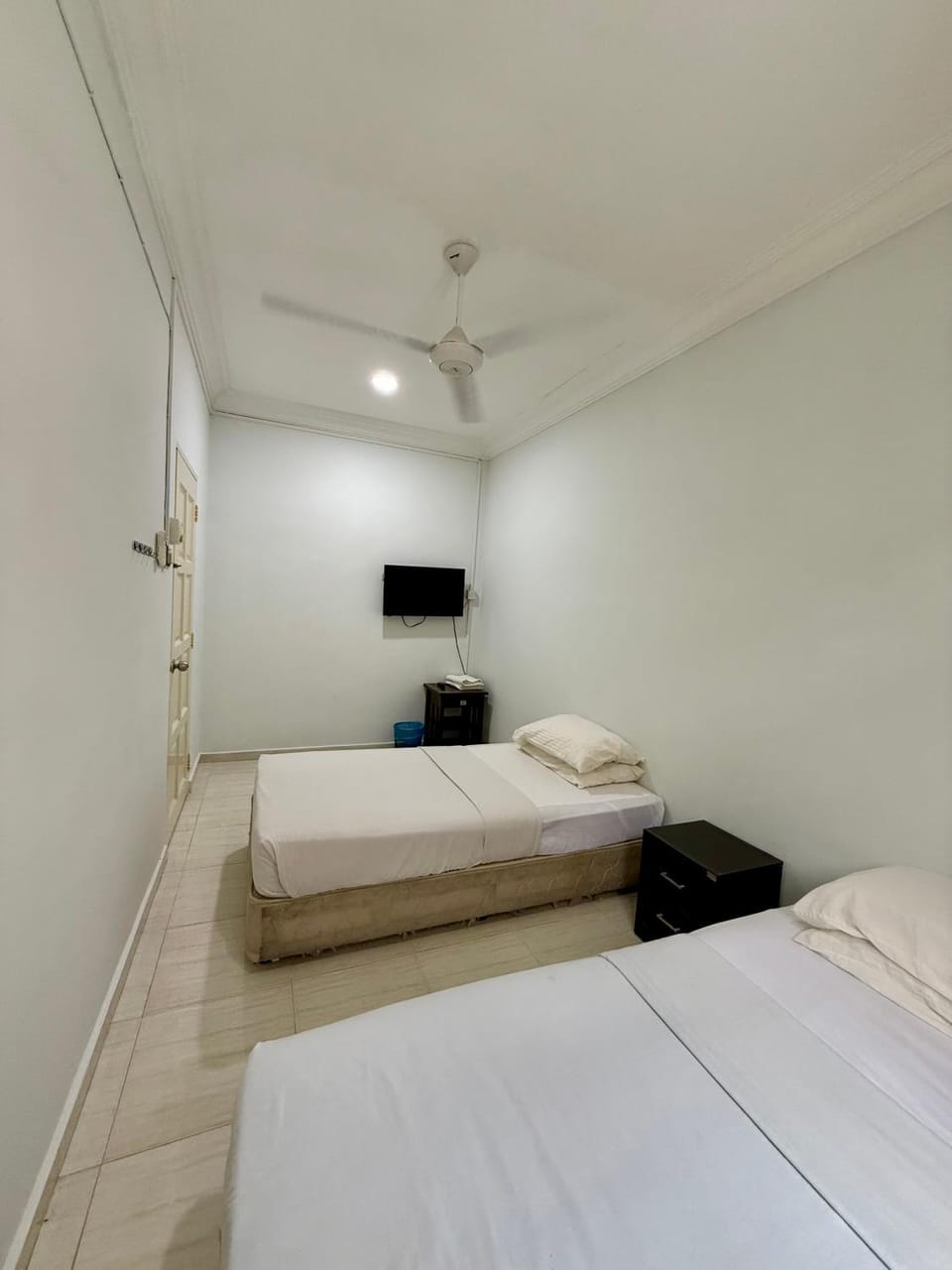 TV and multimedia, Photo of the whole room, Bedroom