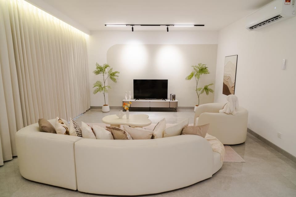Georgetown Makloom Home KTV & Jacuzzi House in George Town
