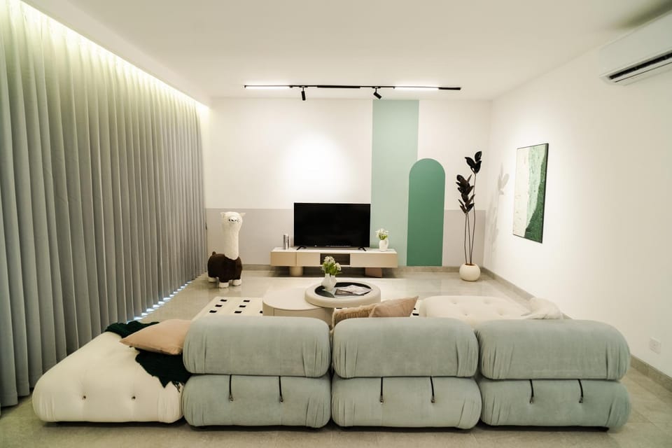 Georgetown Makloom Home KTV & Jacuzzi House in George Town