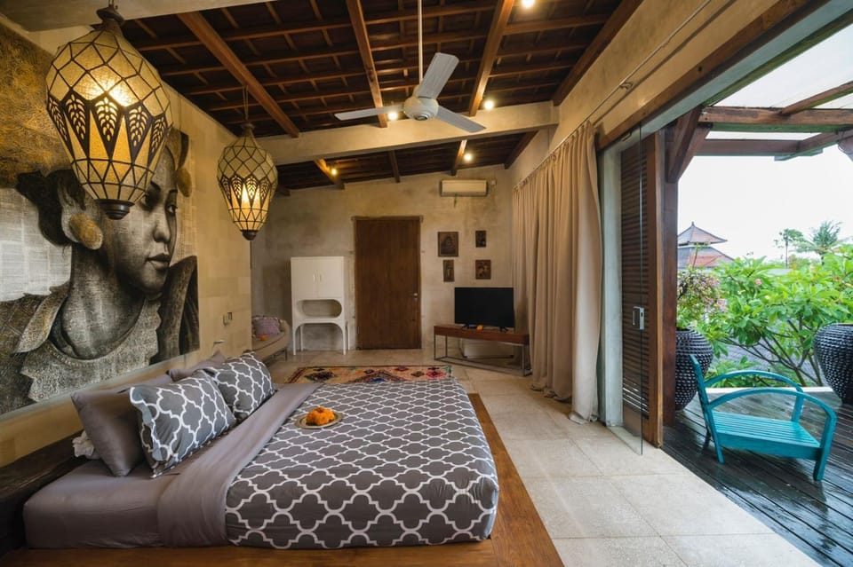 Patio, Bed, TV and multimedia, Photo of the whole room, Seating area, Evening entertainment, Bedroom