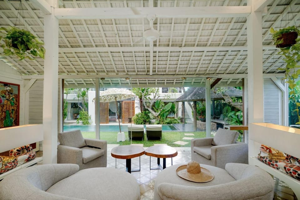 Patio, Garden, Living room, Seating area, Dining area, Garden view, Pool view, Swimming pool, sunbed