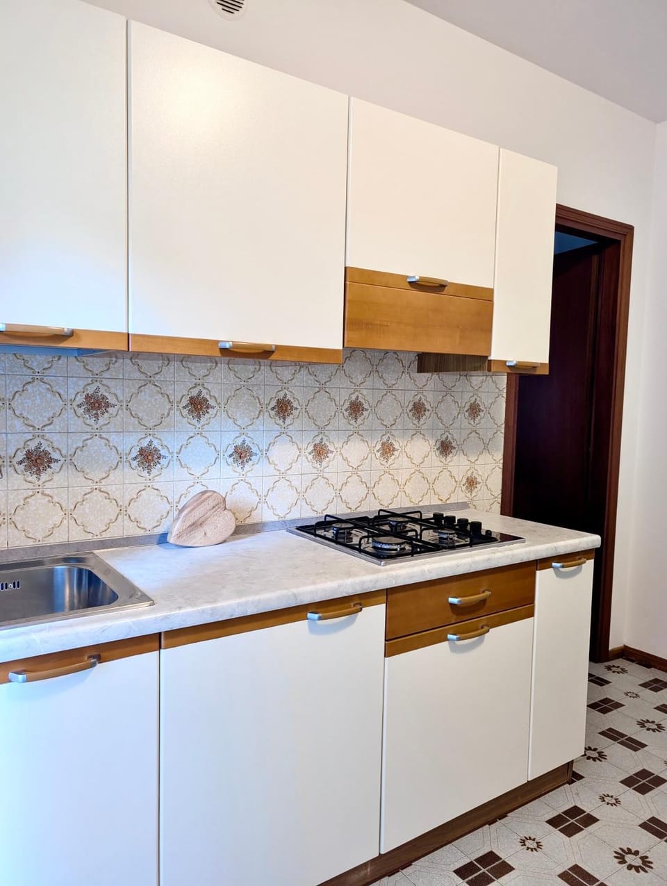 Kitchen or kitchenette, pet friendly, stove