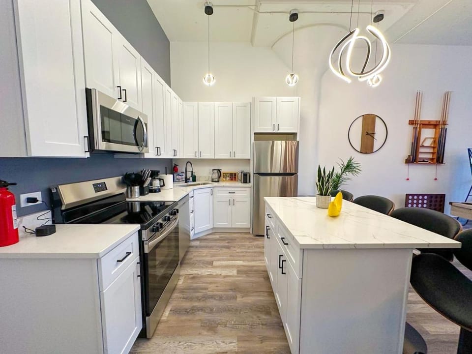 Coffee/tea facilities, Kitchen or kitchenette, Dining area, dishwasher, minibar, oven, stove, toaster, washing machine, dryer, kitchen