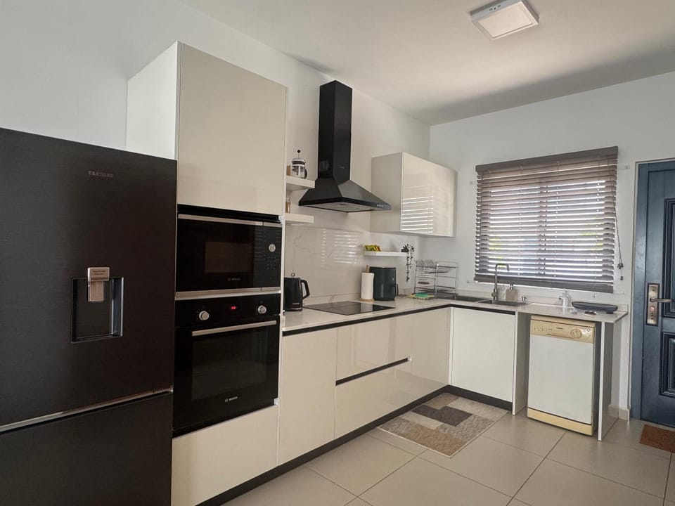 Paddington House - private pool & rooftop Villa in Flic en Flac