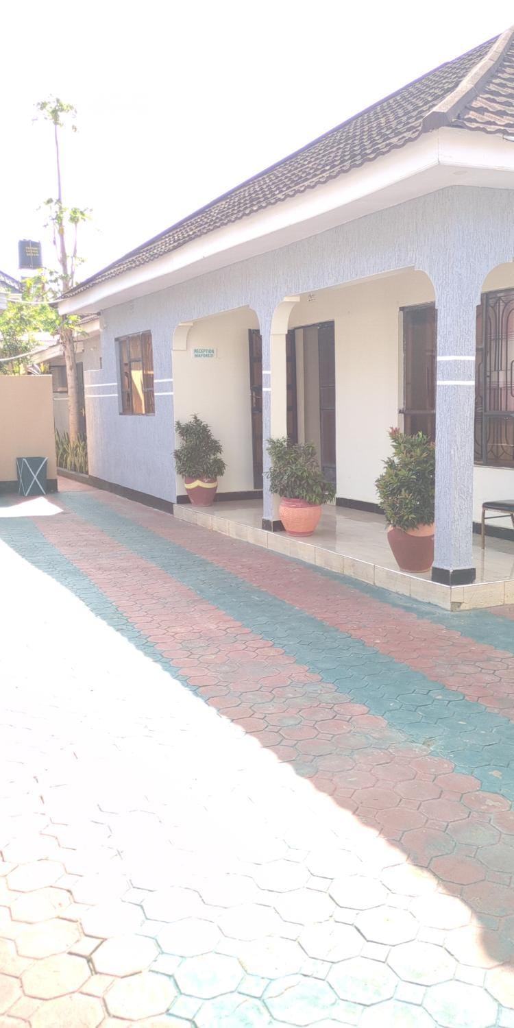 Arusha Sunbird Lodge Inn in Arusha