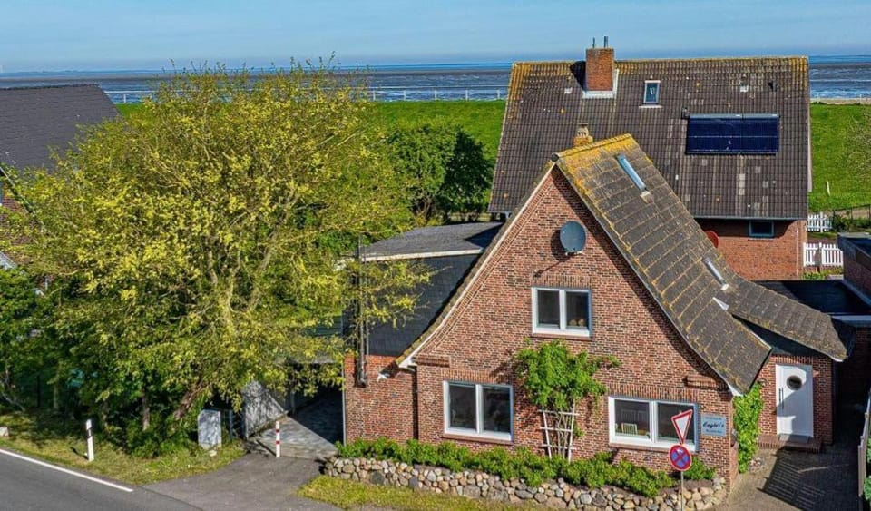 Englers-Huus-Achtern-Diek House in Nordstrand