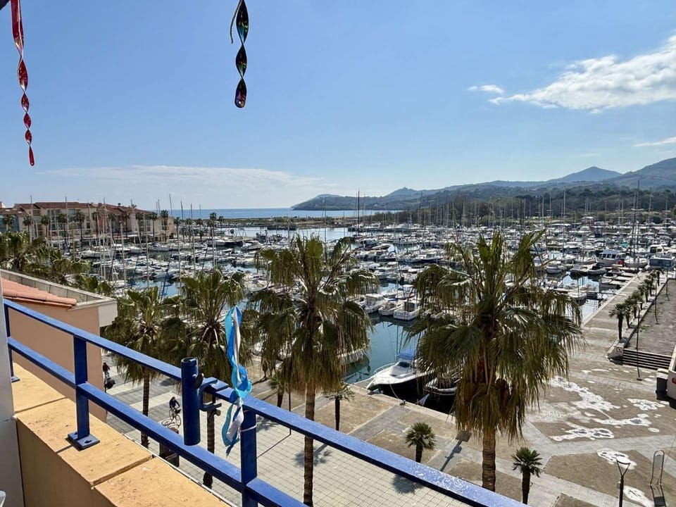 Mountain view, Sea view