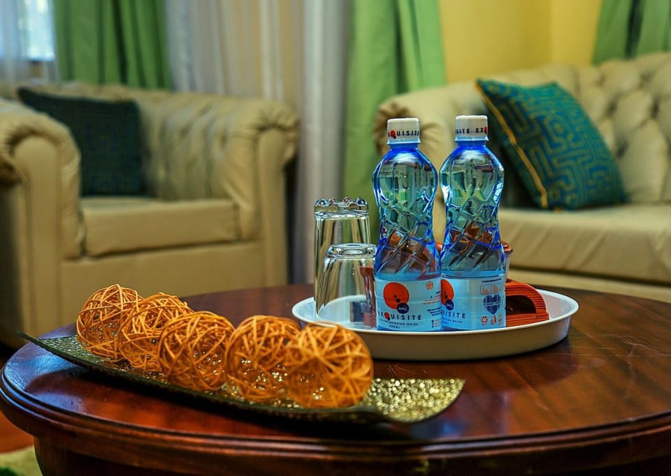 Decorative detail, Seating area, Drinks