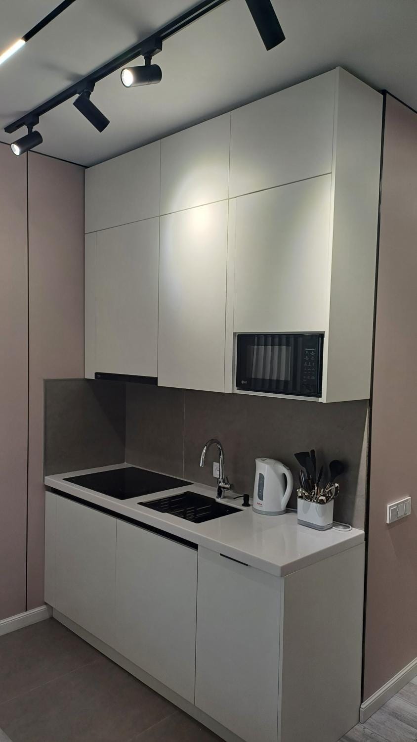 Уютная студия с современным евроремонтом в прекрасном районе Apartment in Almaty