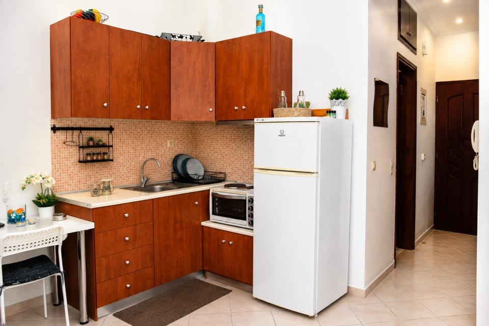Kitchen or kitchenette, oven, stove, toaster