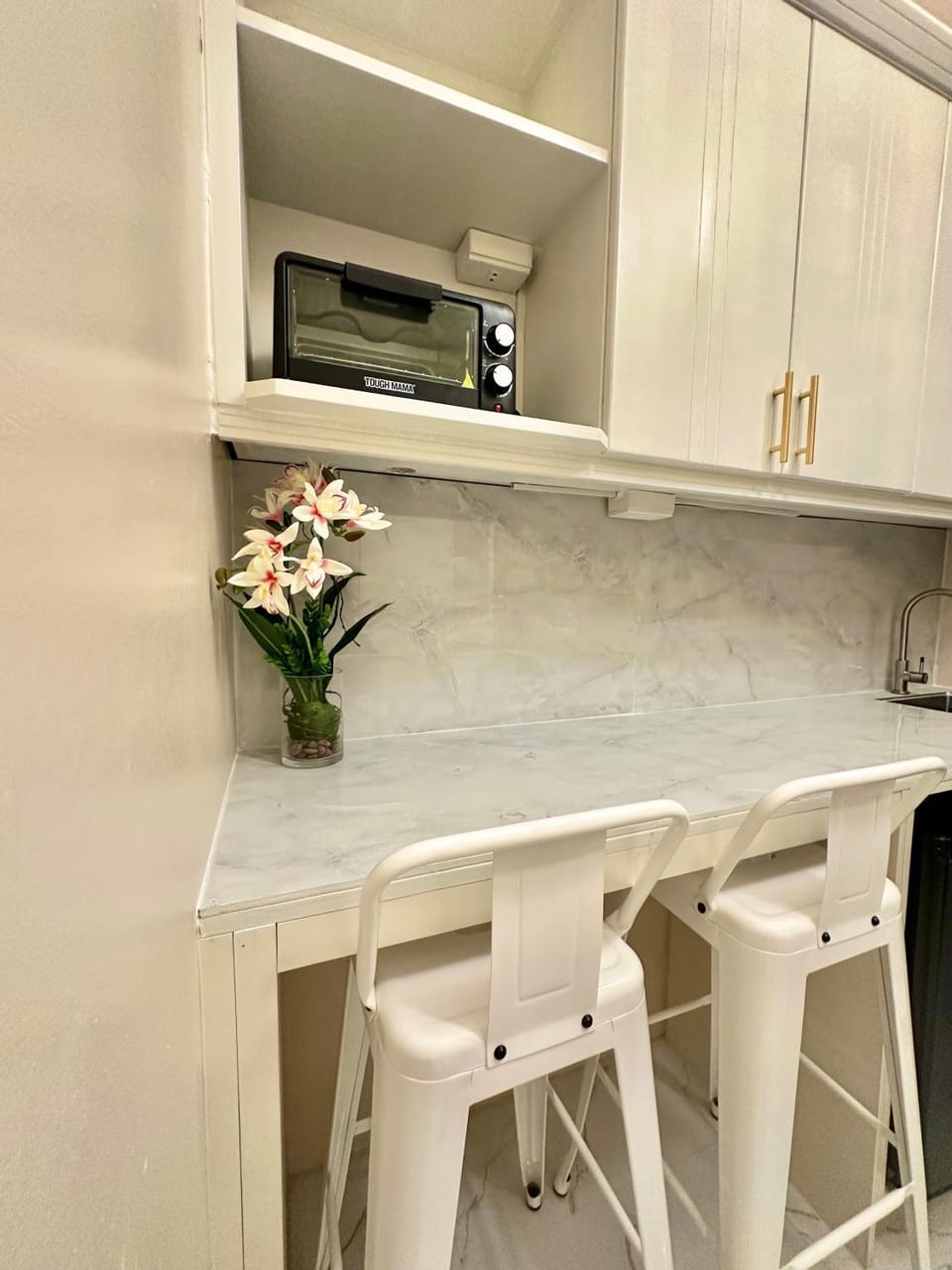 Studio Two Condominium, Alabang AMBER -Fiber WI-FI Netflix ready Apartment hotel in Muntinlupa