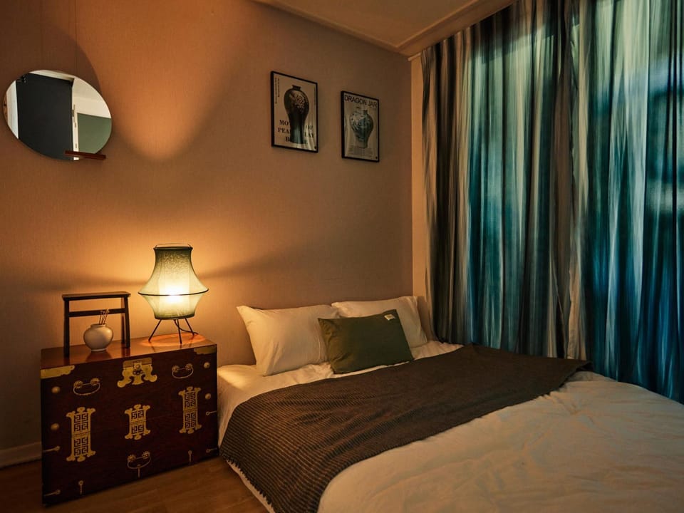 Bed, Photo of the whole room, Bedroom