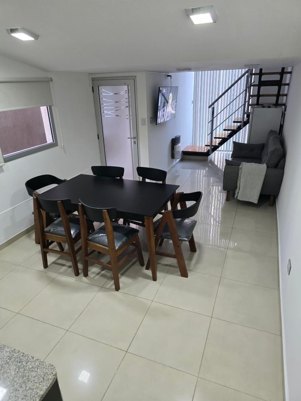 TV and multimedia, Kitchen or kitchenette, Living room, Seating area, Dining area