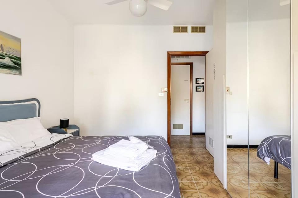 Bed, Photo of the whole room, Bedroom, towels, wardrobe