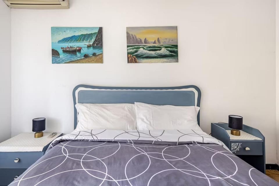 Bed, Photo of the whole room, Bedroom, air conditioner