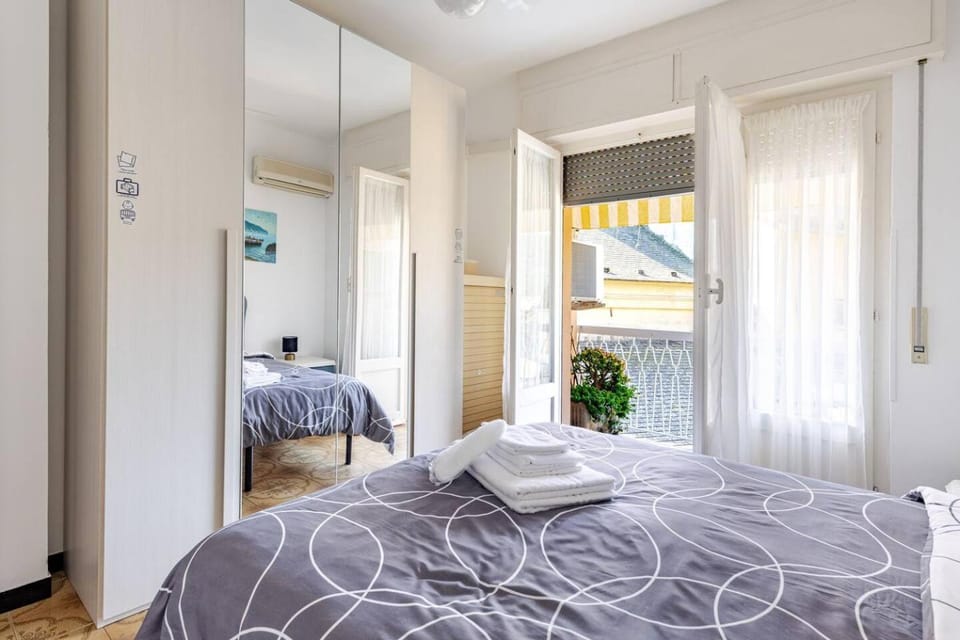 Bed, Photo of the whole room, Bedroom, towels, wardrobe