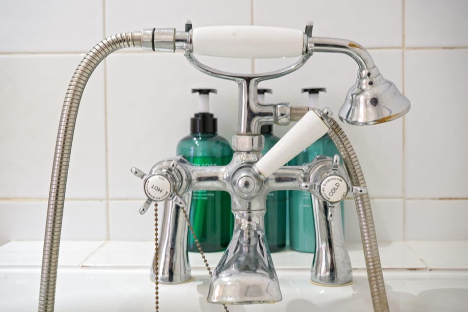 Charming House short Walk to Richmond Station Long Stay House in Richmond