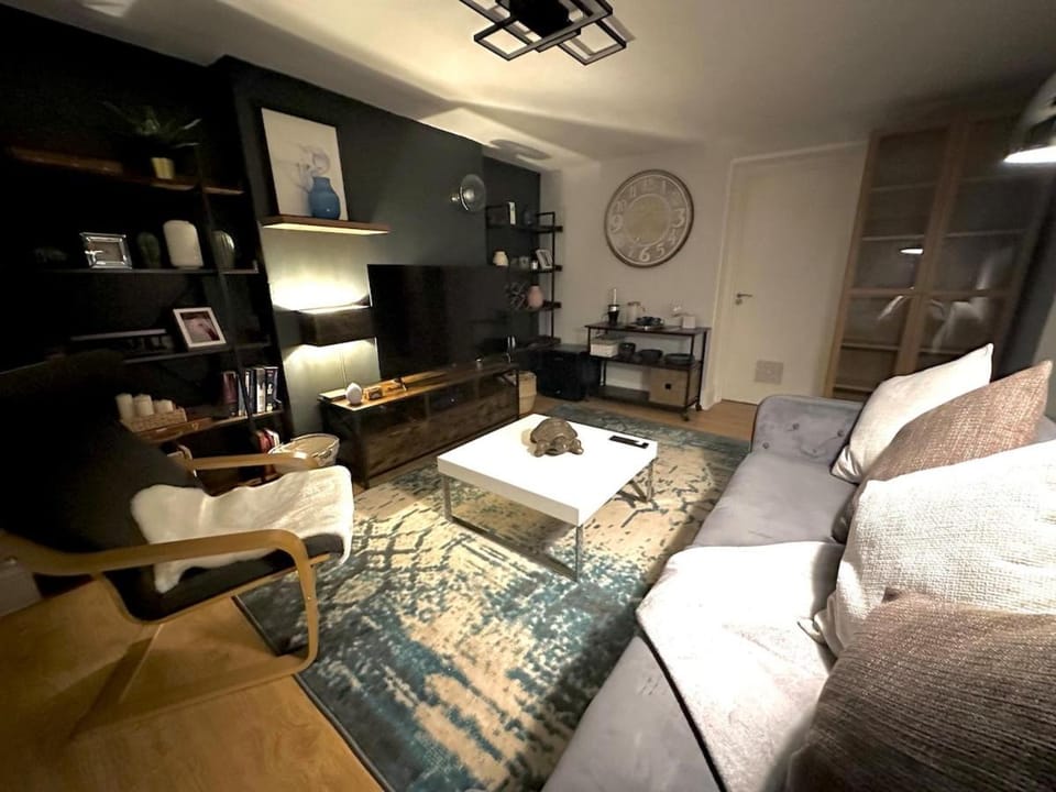 Stylish unit, heart of Bayswater Apartment in City of Westminster