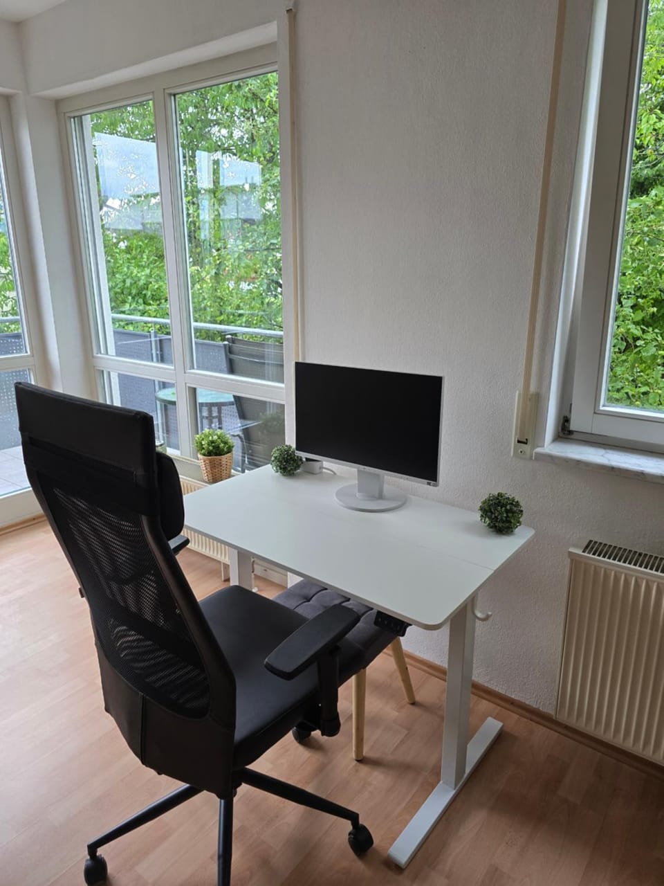 Living room, Business facilities