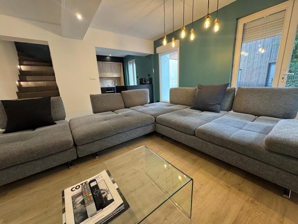 Villa Twenty Fort with pool Lyon Villa in Villeurbanne